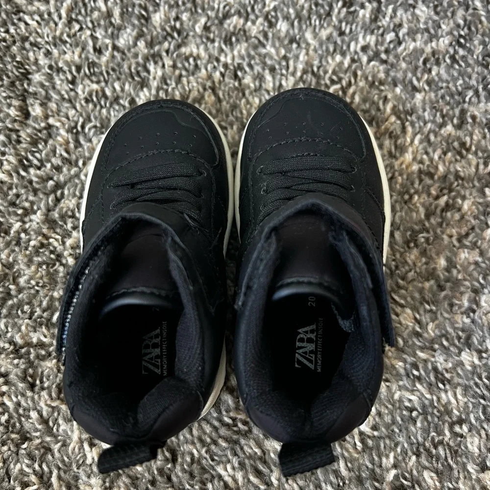 Zara Kids Black Velcro Strap Sneakers Toddler Size US 4.5 /‎ EU 20